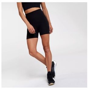 Calia | High-Waisted Bike Shorts w/ Pockets - Size M